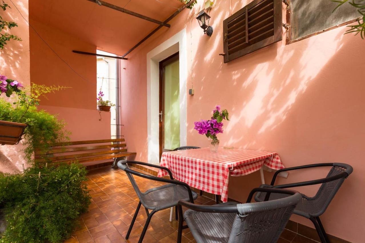 Apartments By The Sea Mali Losinj Veli Losinj Exterior photo